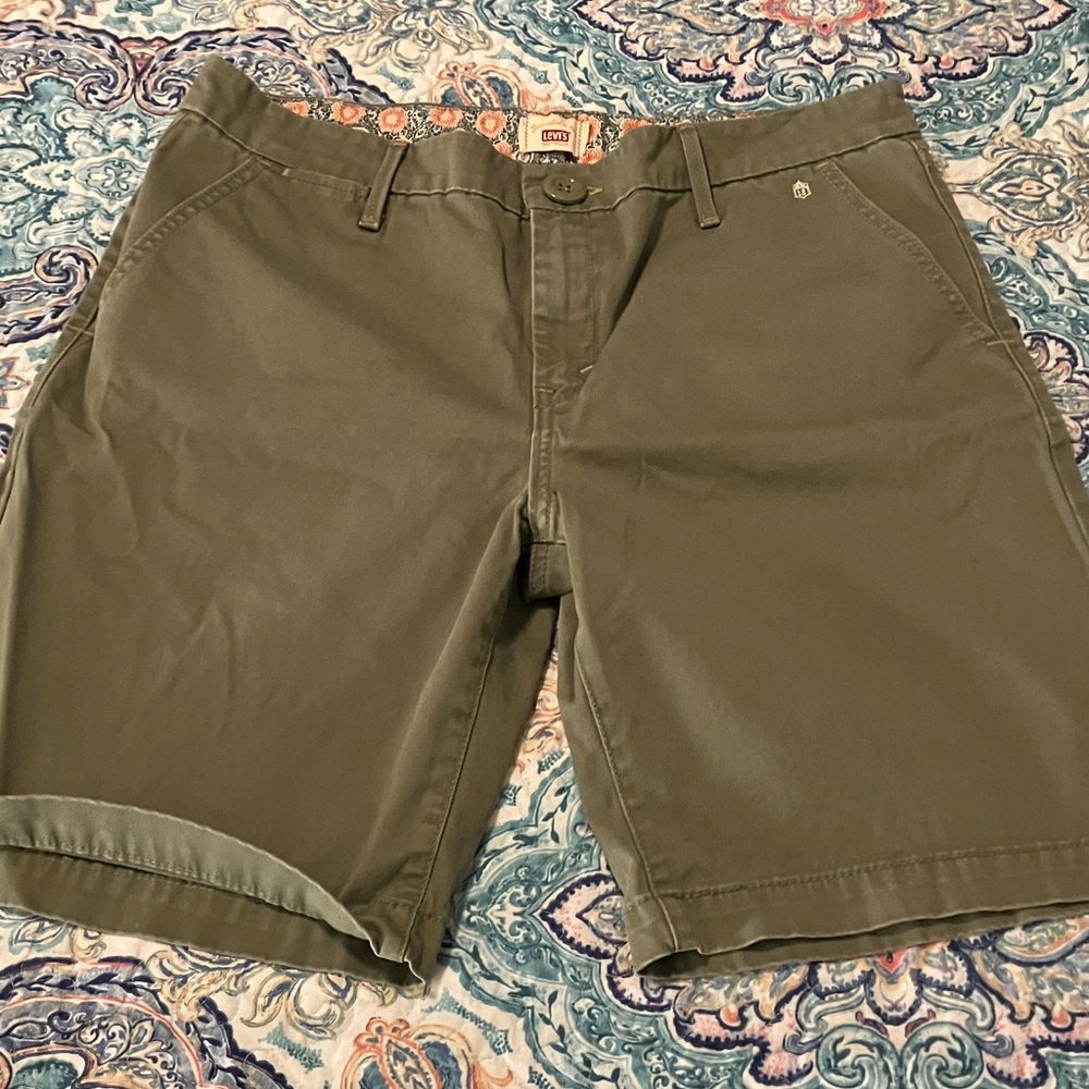 Lot of 2 Levi's Olive Green / gray Women's Flat Front Shorts